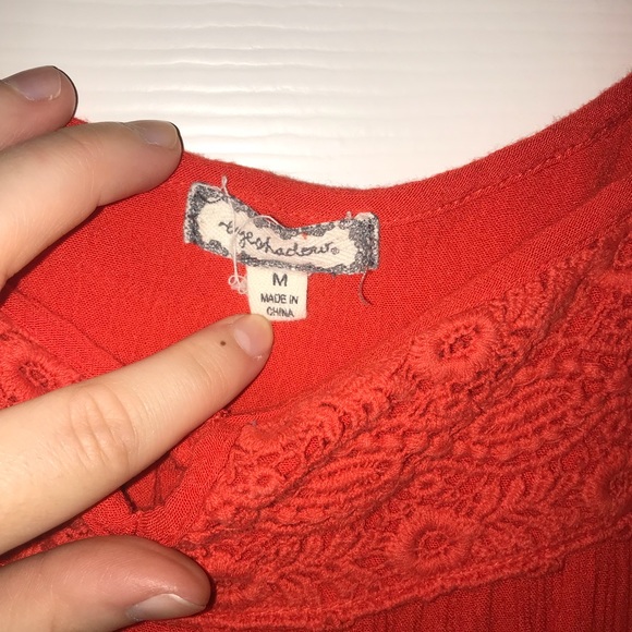 Red tank - Picture 2 of 4